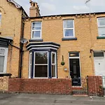 89 Caledonia Street 스카버러