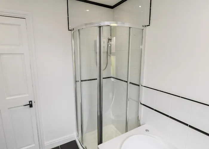 89 Caledonia Street * Scarborough