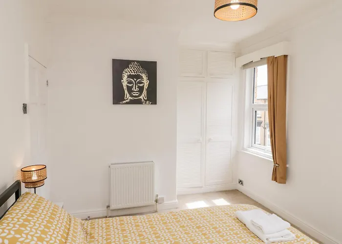 89 Caledonia Street * Scarborough