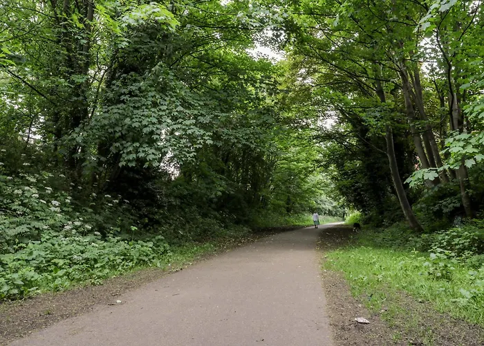 89 Caledonia Street * Scarborough