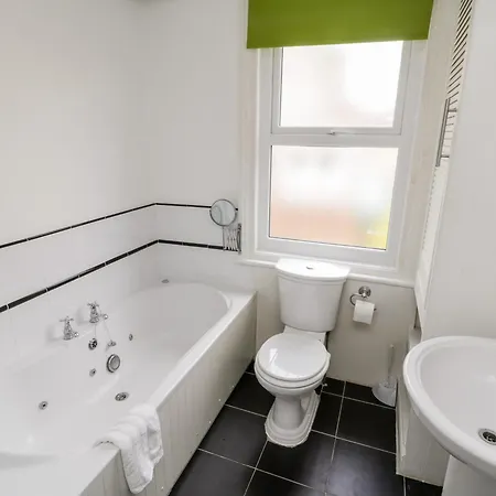 89 Caledonia Street Feriehus *